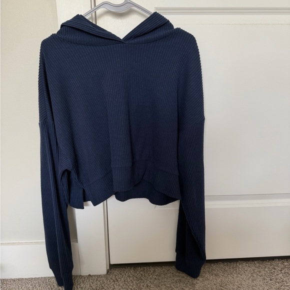 ALO Yoga Tops - ALO Yoga Muse Hoodie - Navy